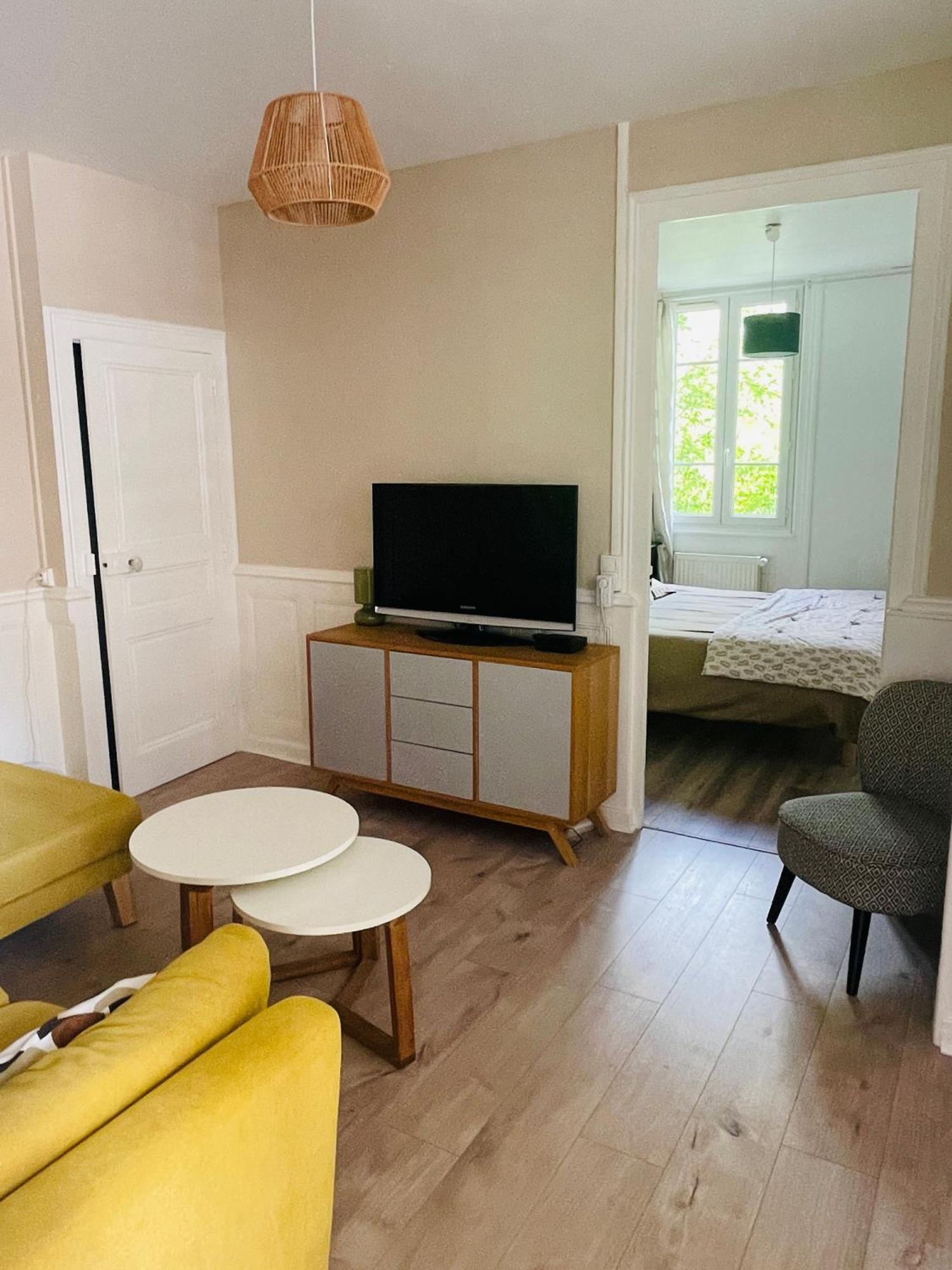 Location La Ferte, Calme Et Proximite Centre Ville Classe 3 Etoiles Lons-le-Saunier Exterior foto